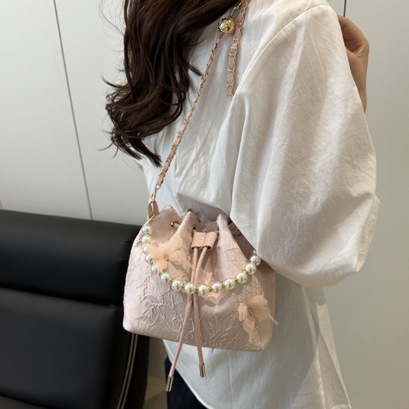 Beaded Trim Fringe - Elegante Spitzen-Handtasche mit Kordelzug, Perlenbesetztem Kurzgriff,